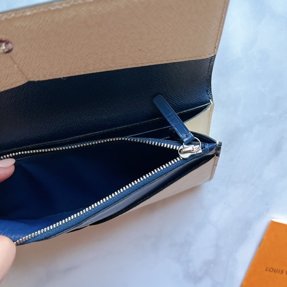 Louis Vuitton long Epi leather bifold wallet blue and white ✨ - Picture 7 of 16